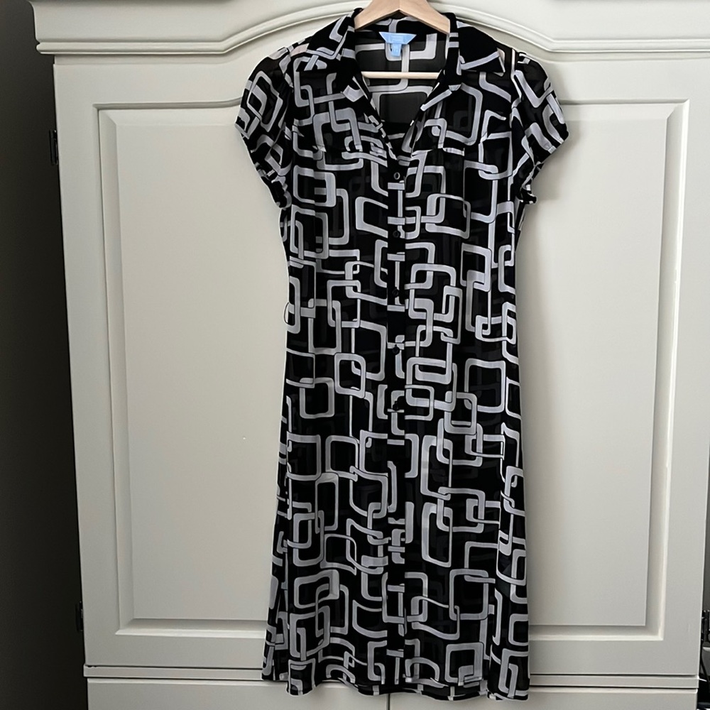EUC Denver Hayes black & white geometric print dress